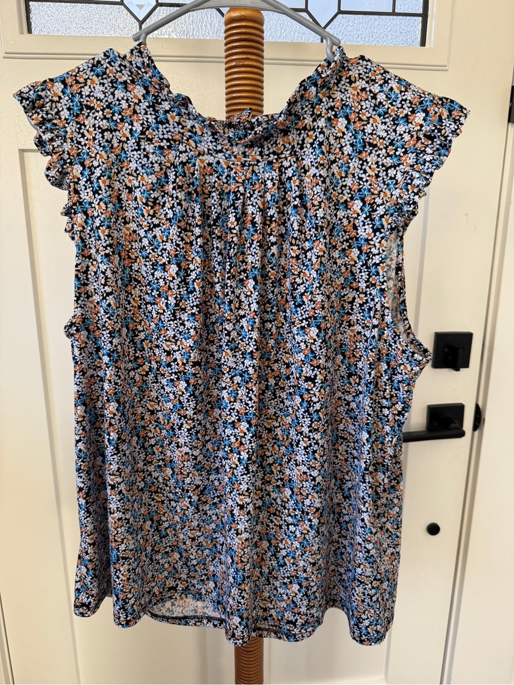 Women’s XL- Floral Ruffle Sleeve Top